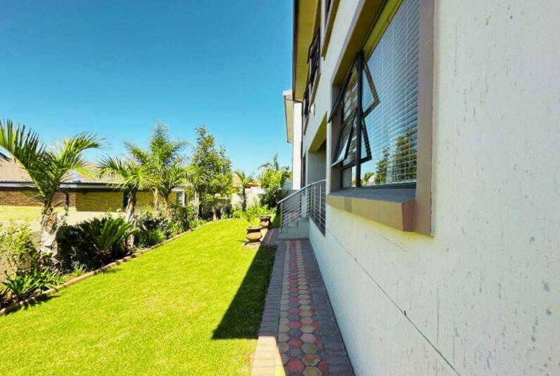 4 Bedroom Property for Sale in Monte Christo Western Cape